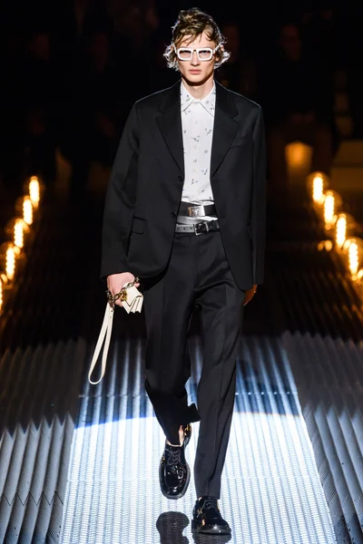 Look 43